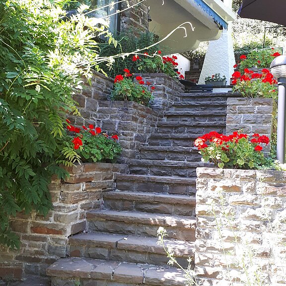 Treppe zur Terrasse