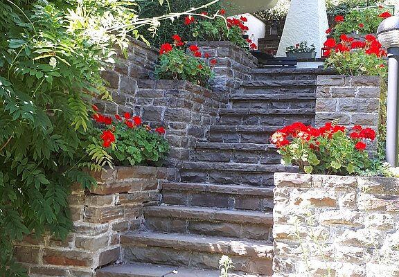 Treppe zur Terrasse