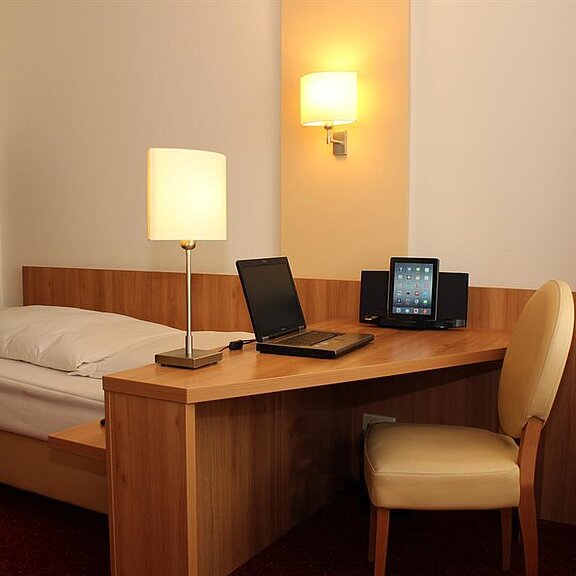 Comfort Einzelzimmer Schreibtisch