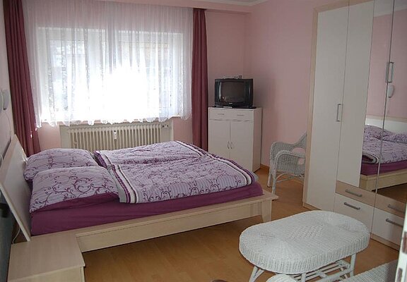 Schlafzimmer gross 1