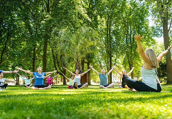 Yoga im Park