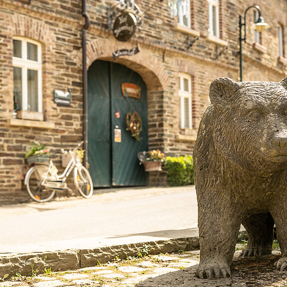Bärenstatue in Rech