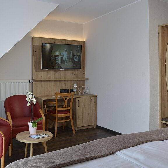 Sitzecke mit Schreibtisch