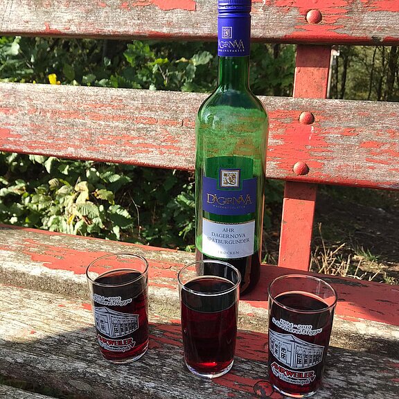Rast auf dem Rotweinwanderweg