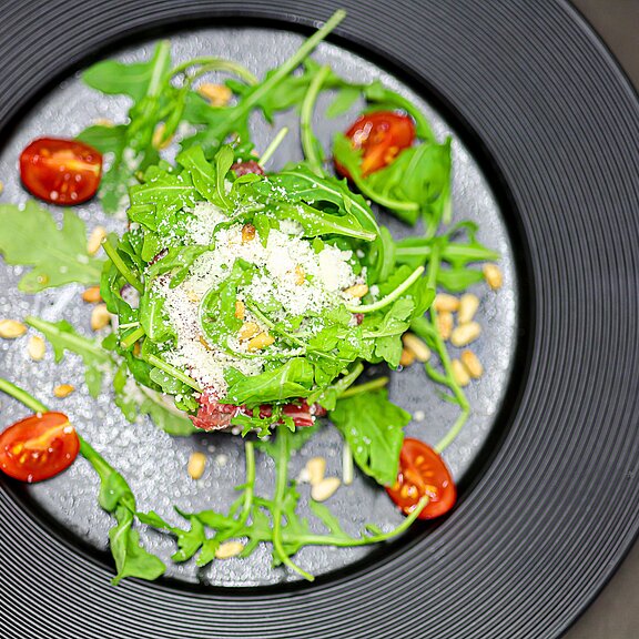 Handgeklopftes Carpaccio vom Eifler Rind an Trüffelvinaigrette