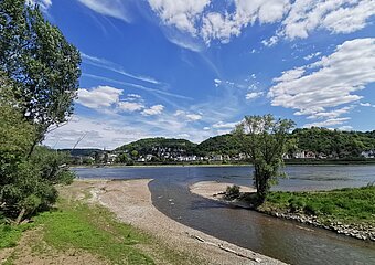 Bei Sinzig: Die Mündung der Ahr in den Rhein