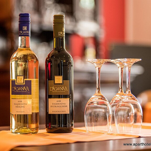 Genießen Sie Ahrweine in unserem Kaminzimmer