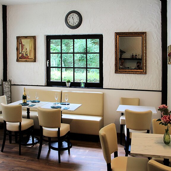 Café im Eingangsbereich