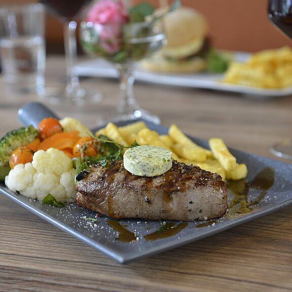 Rumpsteak mit Kraeuterbutter