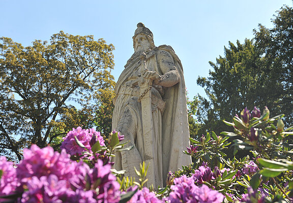 Ahrtal, Sinzig, Barbarossa Statue, Luna Park