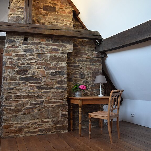 Altes Steinhaus Ruhebereich Dachgeschoss