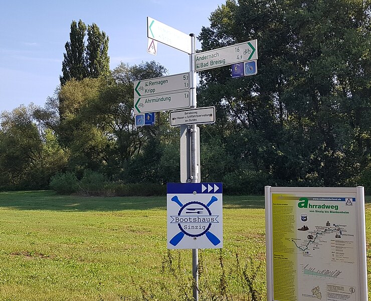 Abzweig Ahrradweg vom Rhein