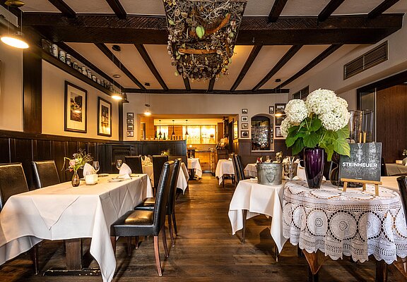 Innerhalb von unserer großen Raumgaststätte