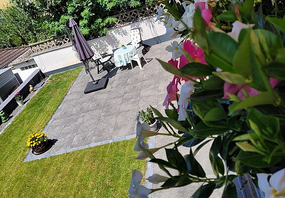 Bild 1 Terrasse