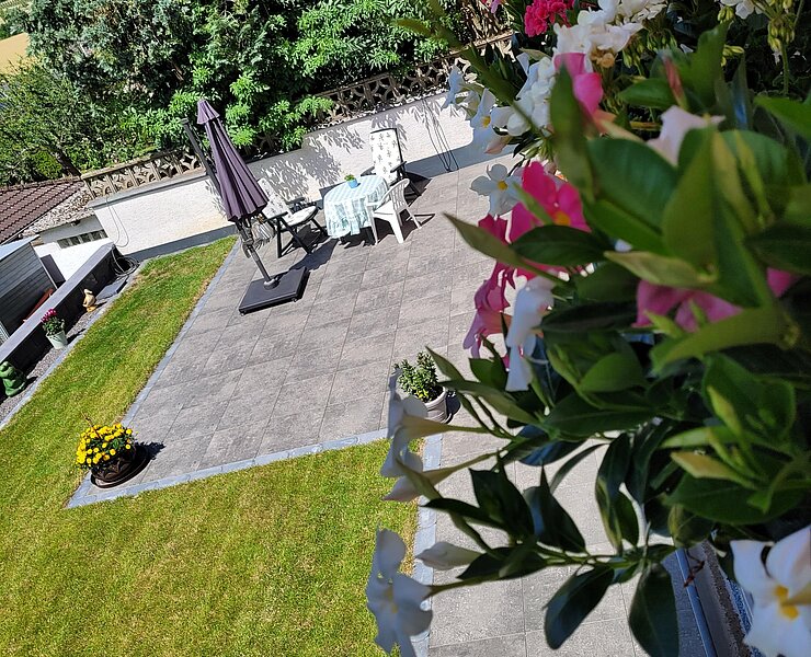 Bild 1 Terrasse