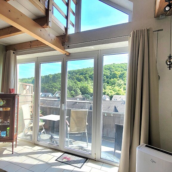 Gardine zur Verdunkelung/Sonnenschutz