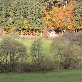 Kapelle Müllenwirft im Herbst