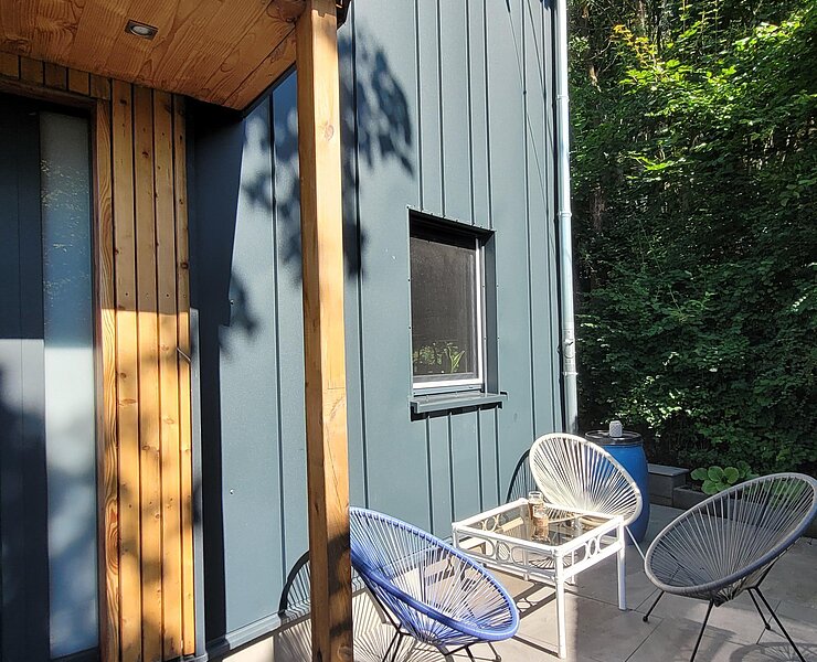 Ferienhaus mit Terrasse im Grünen