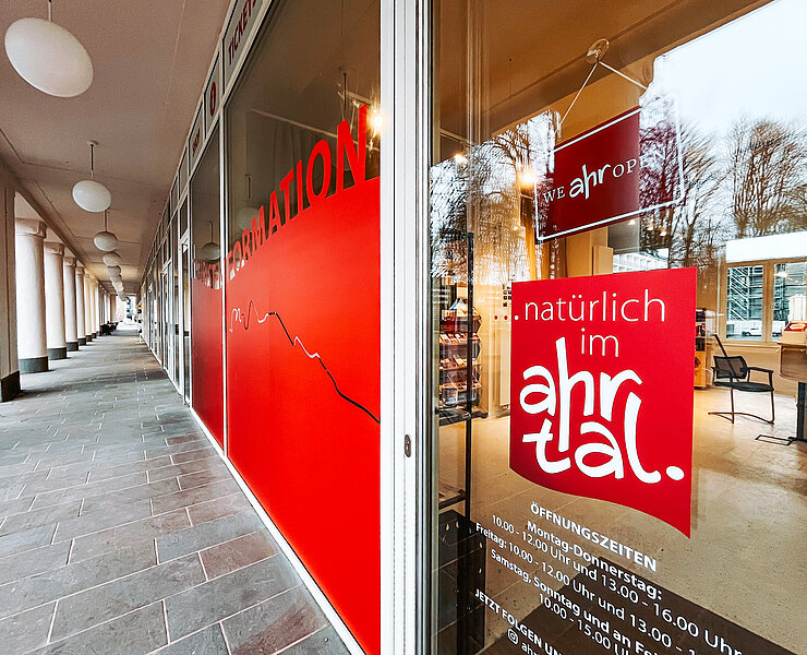 Tourist-Information Bad Neuenahr in Bad Neuenahr-Ahrweiler bietet persönliche Beratung und Service für Ahrtal-Besucher.