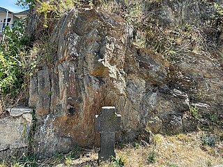 Die Cloos’sche Falte in Altenahr-Altenburg zeigt beeindruckende Gesteinsformationen als besondere Attraktion im Ahrtal.