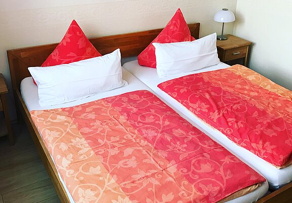 2BB00C44-447B-411F-80C7-DDFF83BEA6AE