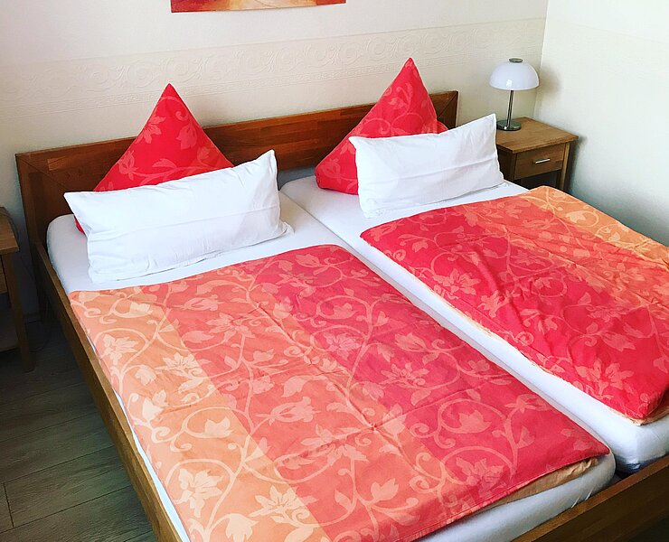 2BB00C44-447B-411F-80C7-DDFF83BEA6AE