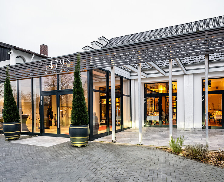 Weingut Nelles in Bad Neuenahr-Ahrweiler bietet Weinverkauf, Beratung, Weinstube, Vinothek und Online-Shop.