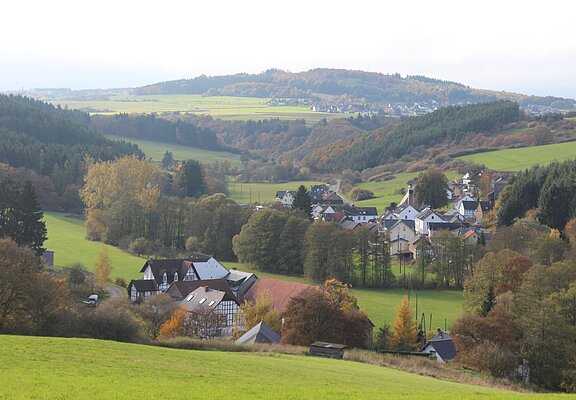 Blick im Herbst auf Wirft und Hoffeld