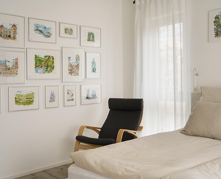 Schlafzimmer mit Doppelbett (OG)