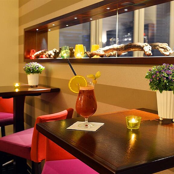 12-Brogsitter-Romantik-Hotel-Bar