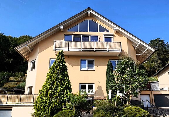 13.Hausfront