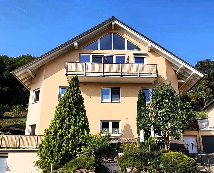 13.Hausfront