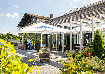 Weingut Nelles in Bad Neuenahr-Ahrweiler: Weinverkauf, Beratung, Weinstube, Vinothek und Online-Shop im Ahrtal.