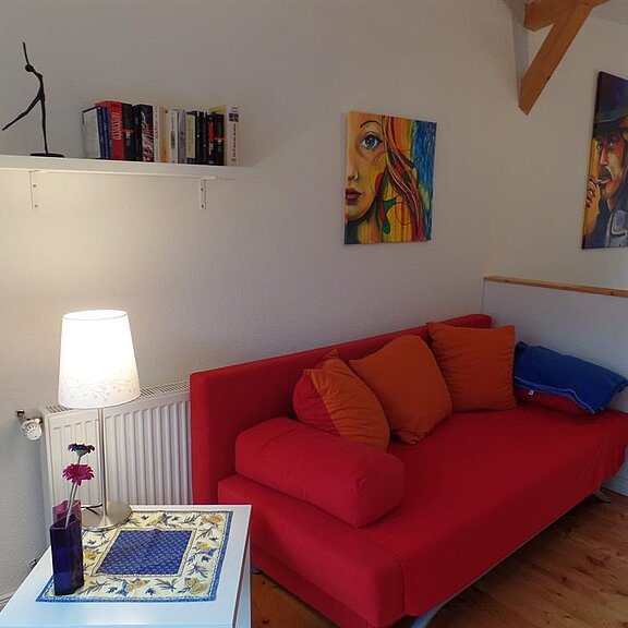 Sofa im Wohnzimmer, Schafcouch