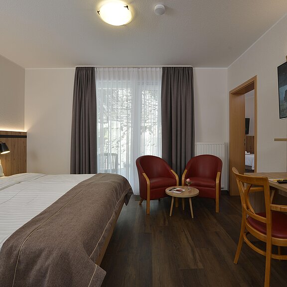 Familienzimmer mit Terrasse und 2 Schlafraeumen