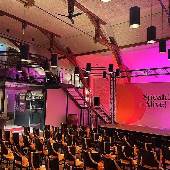 Weingut Nelles in Bad Neuenahr-Ahrweiler mit Vinothek, Weinverkauf, Beratung und gemütlicher Weinstube.